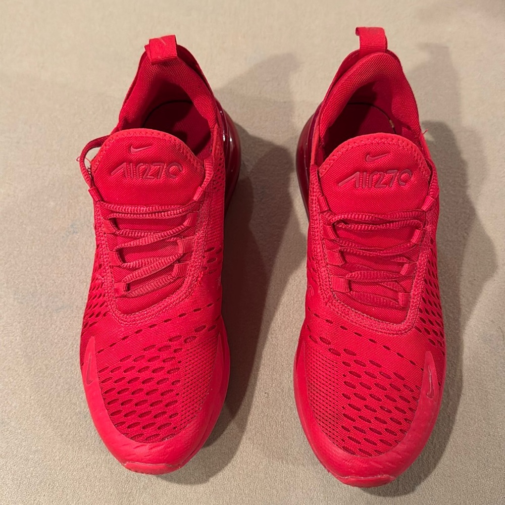Nike Air Max 270 Boys Size 6 Red Athletic Running Shoes Sneakers. Used